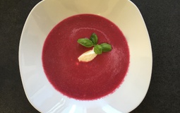 Rote-Rüben-Suppe mit Kren
